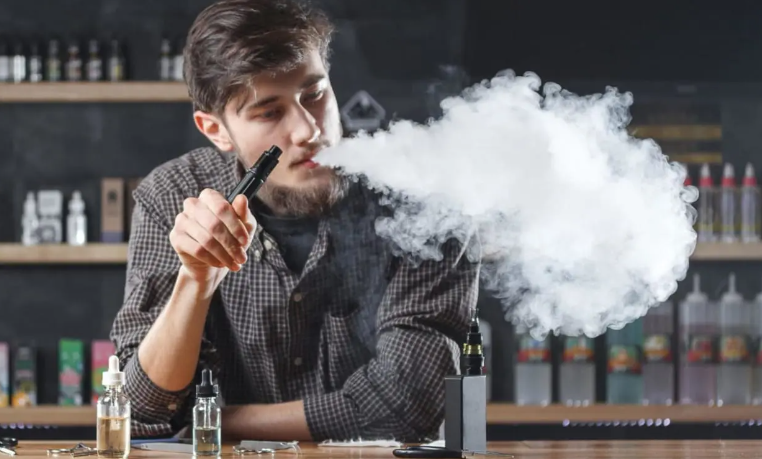 Common Reasons Why a Lot of People Vape Ecigator