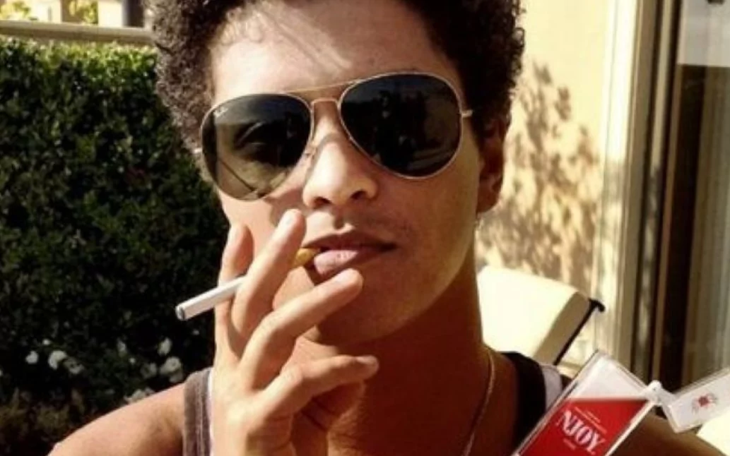 Bruno Mars vape