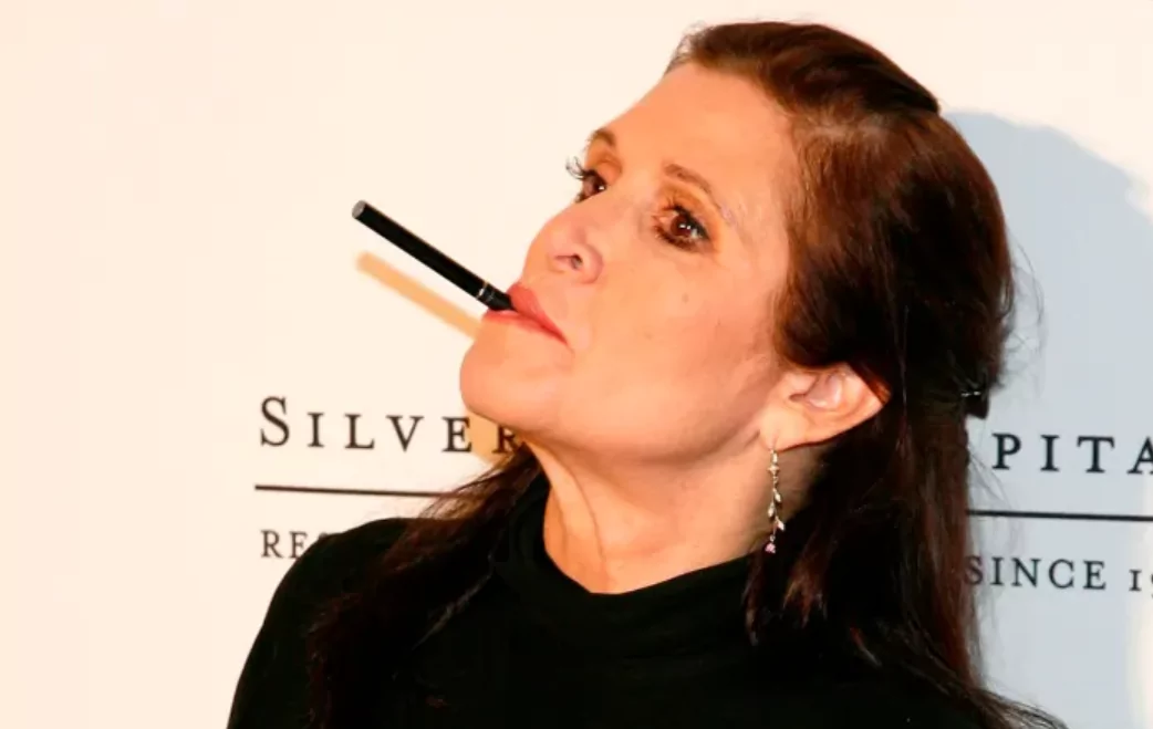 Carrie Fisher vape