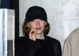 Emma Stone vape