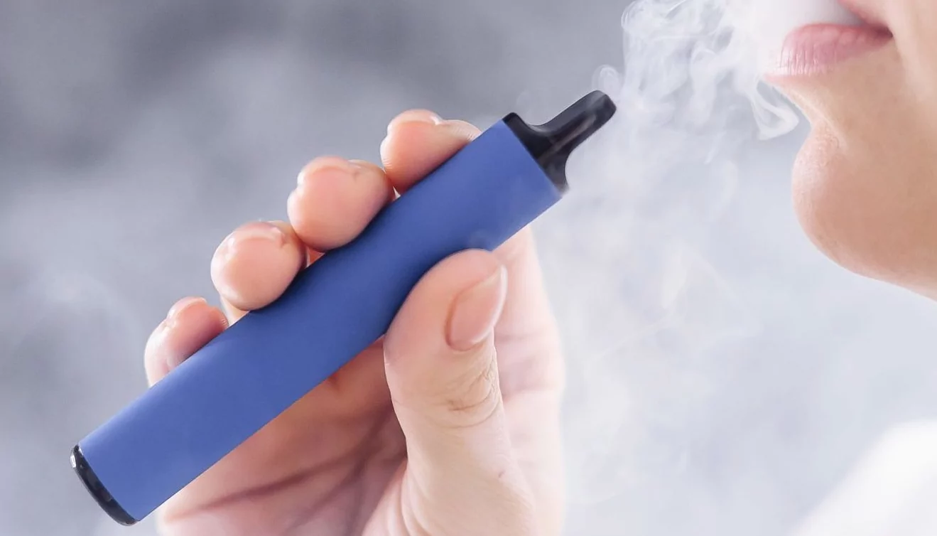 Kazakhs Advocate for Strict Control of Vape Sales