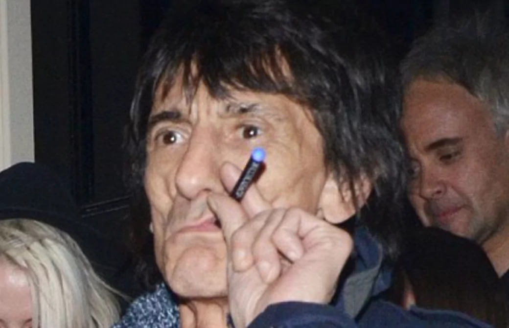 Ronnie Wood vape