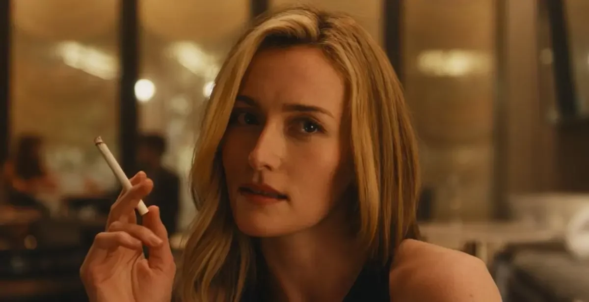 Sarah Pidgeon smokes as Carolyn Bessette Kennedy on the FX show “Love Story.” Sarah Pidgeon smokes as Carolyn Bessette Kennedy on the FX show “Love Story.”