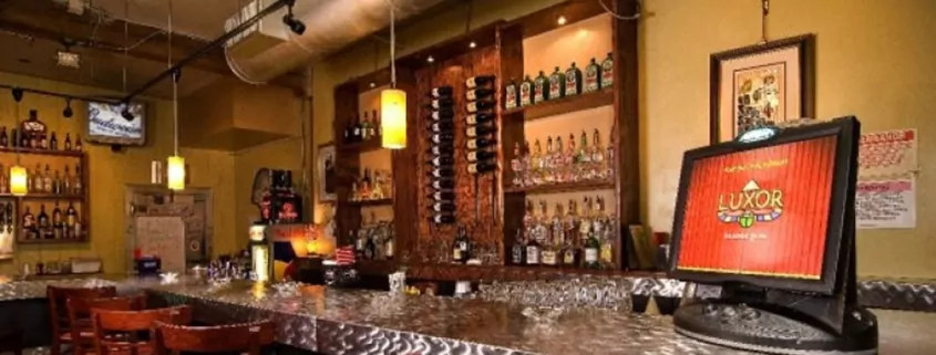 Tennessee: noxville Bans Smoking and Vaping in All Bars Starting Jan 1 1 Knoxville smoking ban, vape ban Knoxville bars